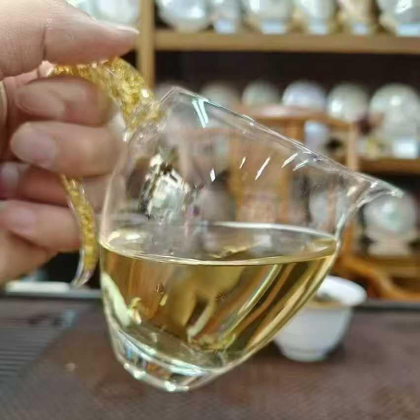 2009 Bingdao "Thousand Feather Peacock" Raw Pu-erh Tea Cake (1000g)