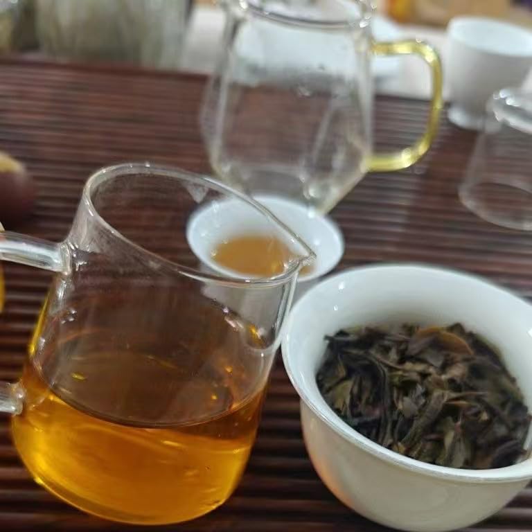 2005 Five-star Class Champion Banzhang Raw Pu-erh Tea Cake, 357g, from Nanjiao Tea Factory, Yunnan