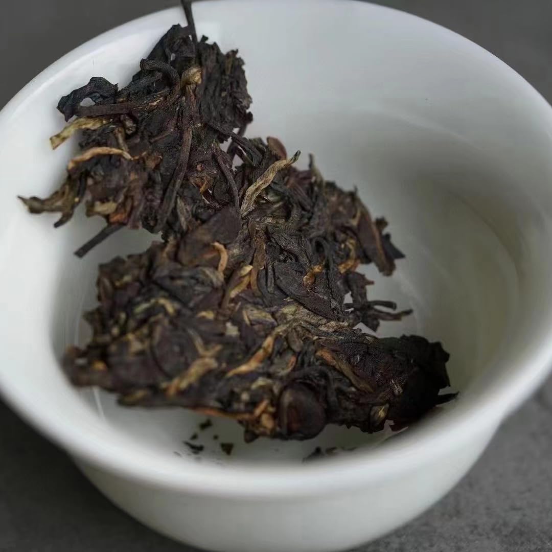 2005 Raw Pu-erh Tea Cake, Yiwu Early Spring Arbor Tea, 357g