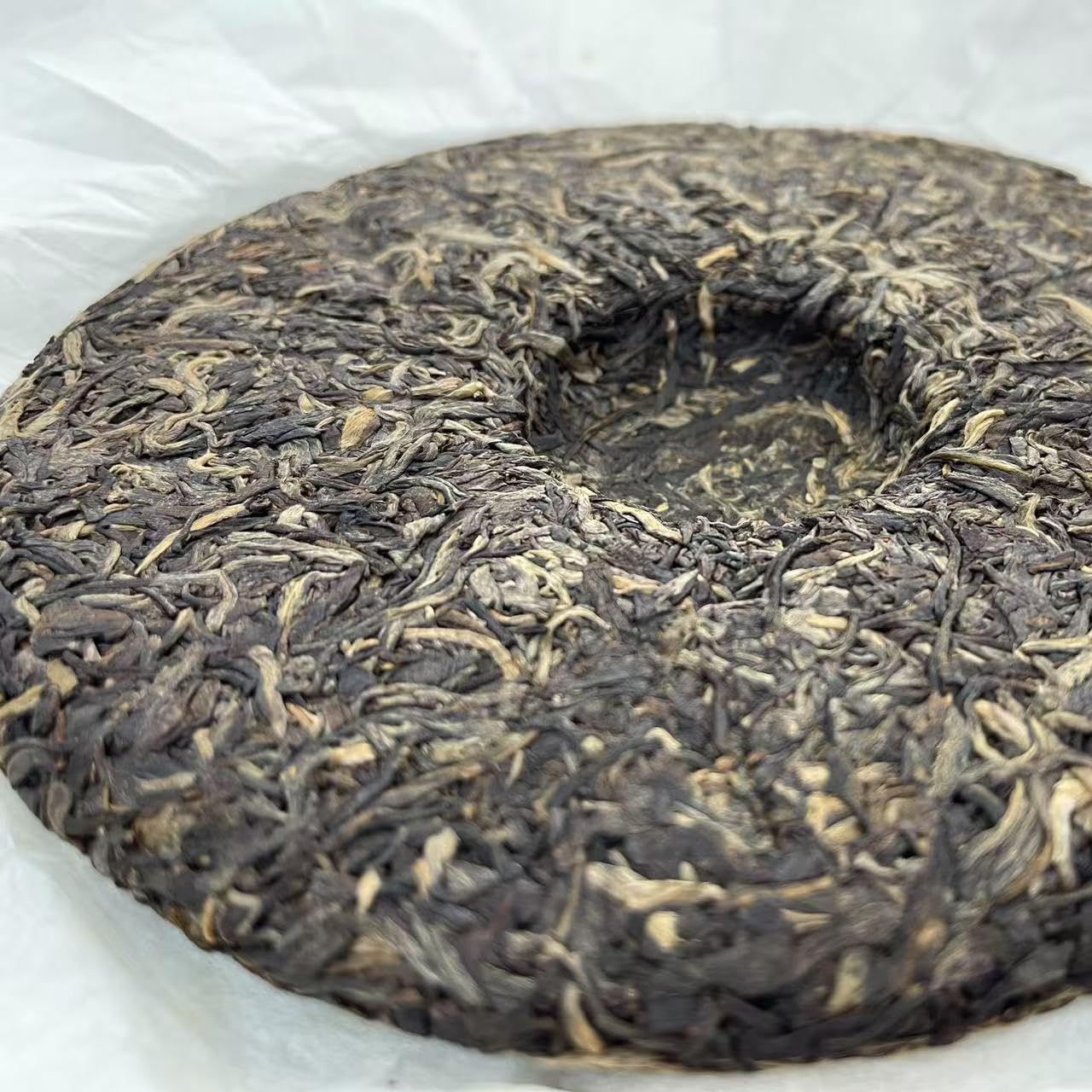 2021 Mangfei Early Spring Raw Pu-erh Tea Cake, 357g, from Ancient Arbor Trees in Yunnan