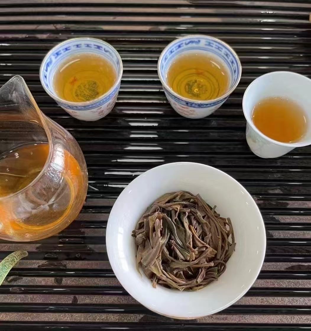 2006 Dabanzhang Old Tree Garden Raw Pu-erh Tea Cake, 357g, from Yunnan