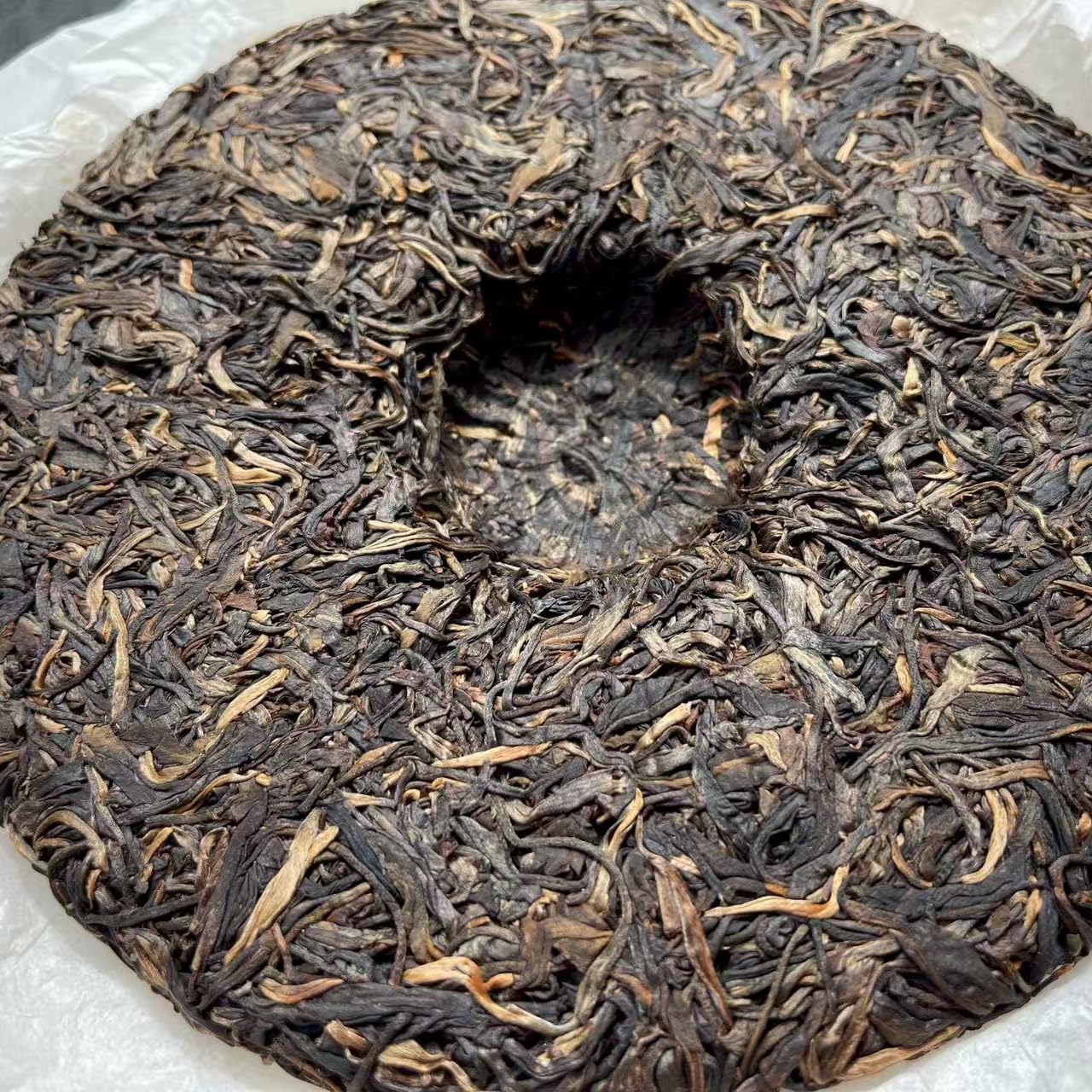 Luoshuidong Ancient Tree Raw Pu-erh Tea Cake, 357g, from Yunnan