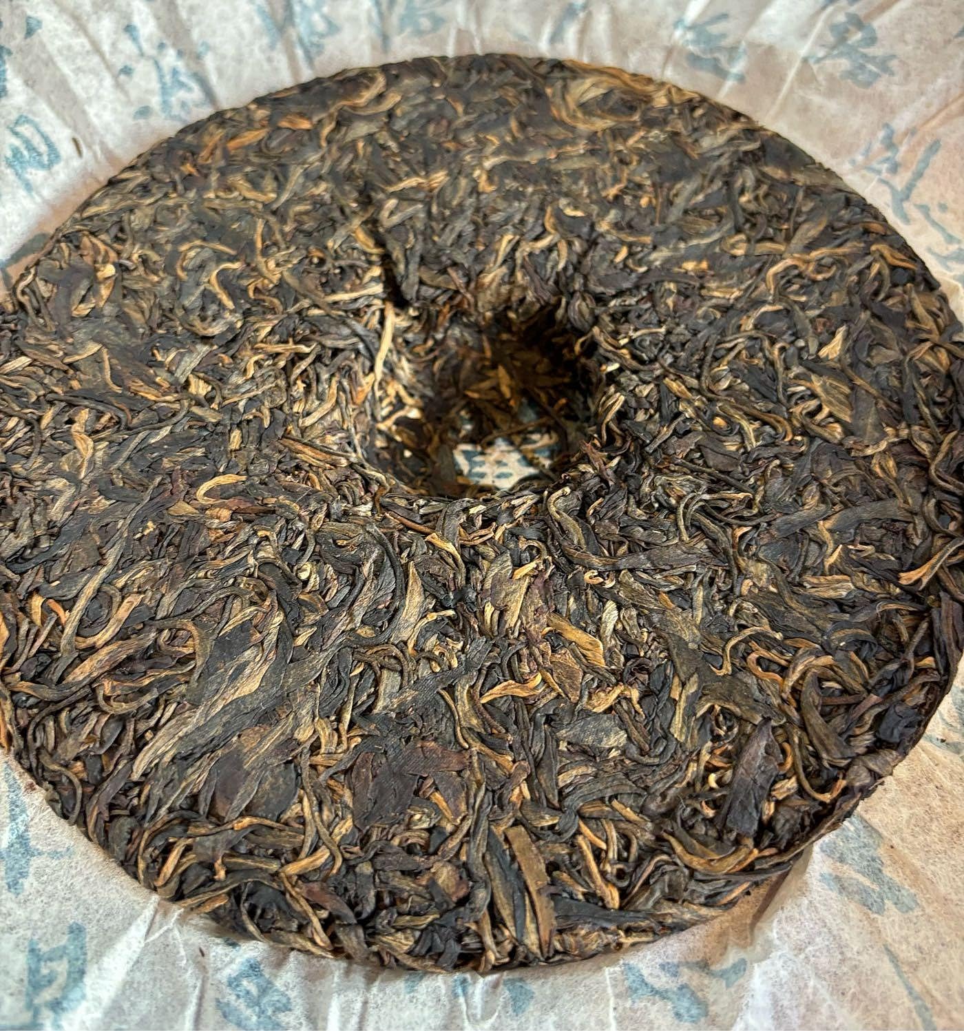 Yuan Yuan Tang Lao Ban Zhang Ancient Tree Raw Pu-erh Tea 357g
