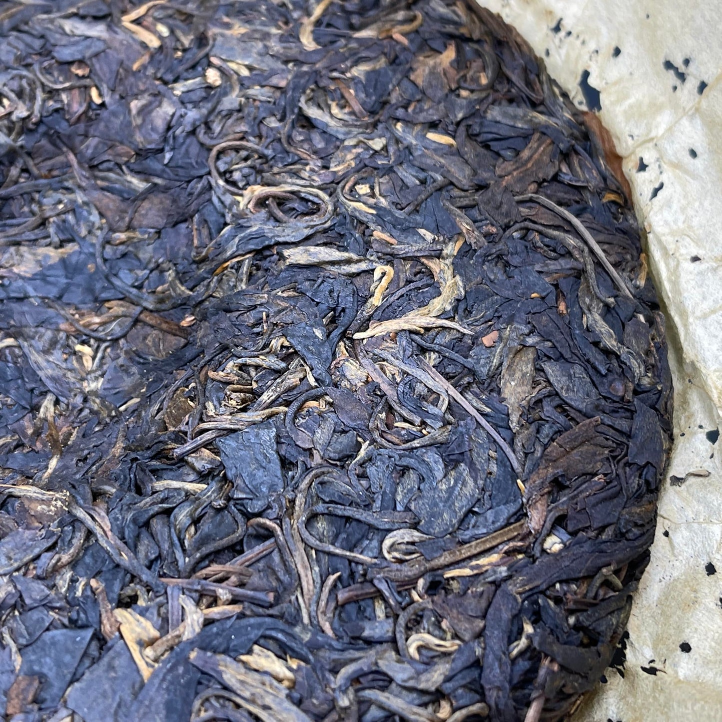 CHEN CHIH TUNG Yiwu Premium Raw Pu-erh Tea Cake 2006, 357g