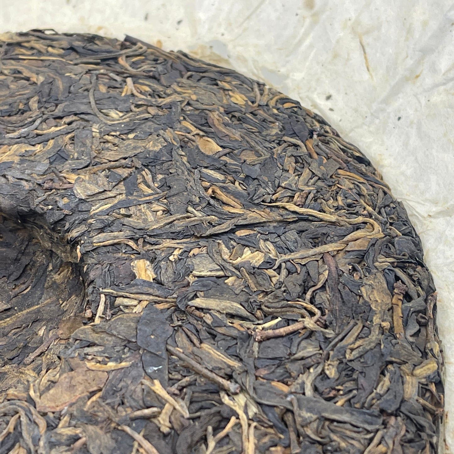 Pu-Erh tea,2003,Customized version of Yiwu Laoshuyuan Tea - the finest collection,357g,Raw