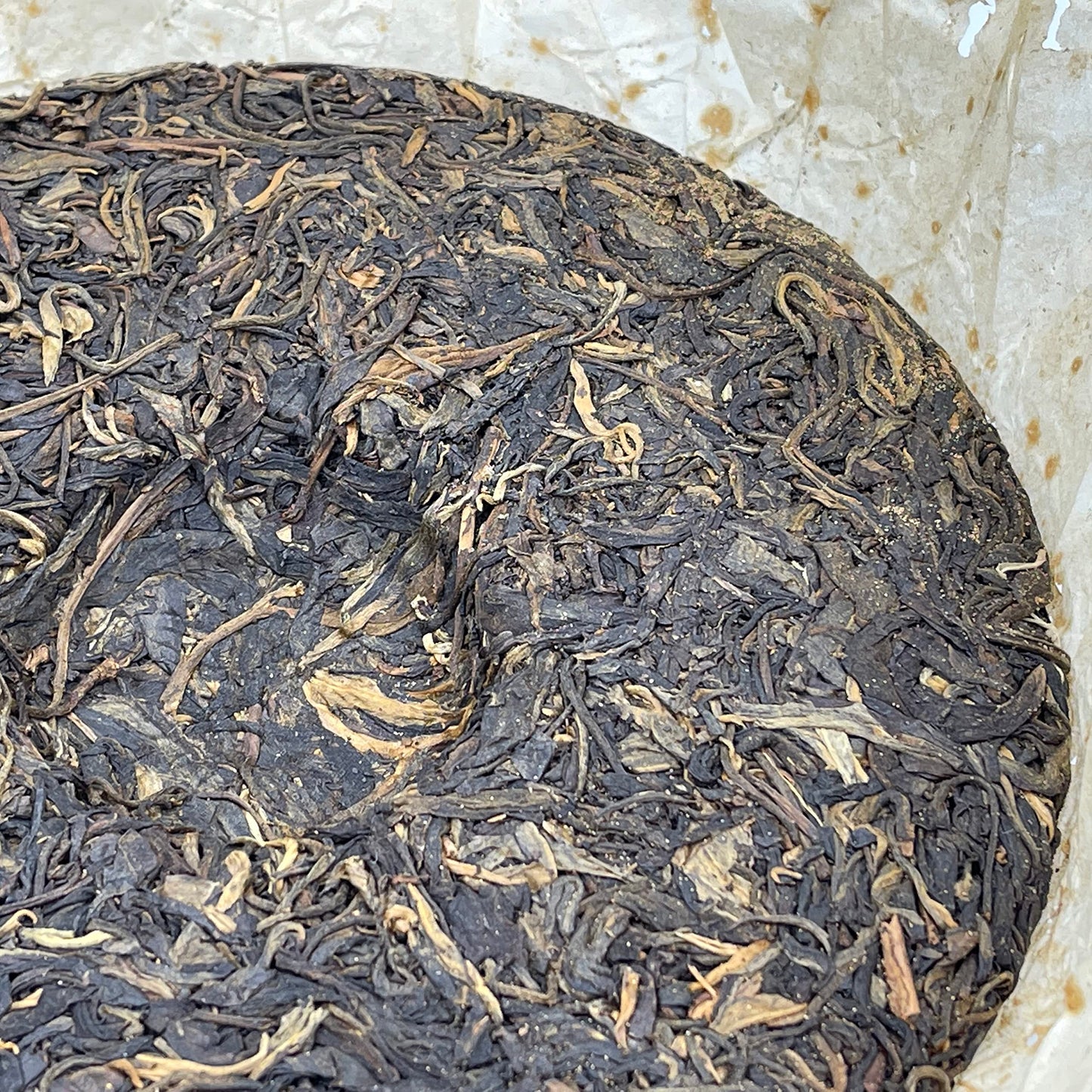 Xishuangbanna Yiwu Zhengshan Wild Green Cake Raw Pu-Erh Tea 2006 – 380g