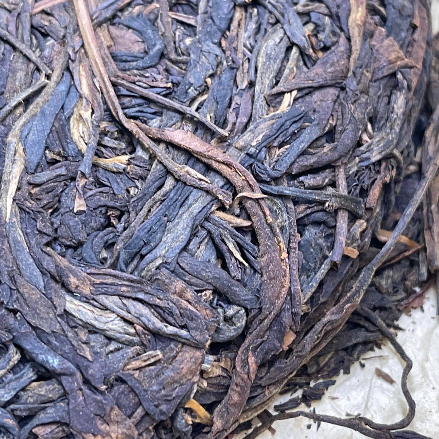 2005 Hong Kong Aged Custom Huang Dashun Raw Pu-erh Tea Cake, 357g, from Yunnan"
