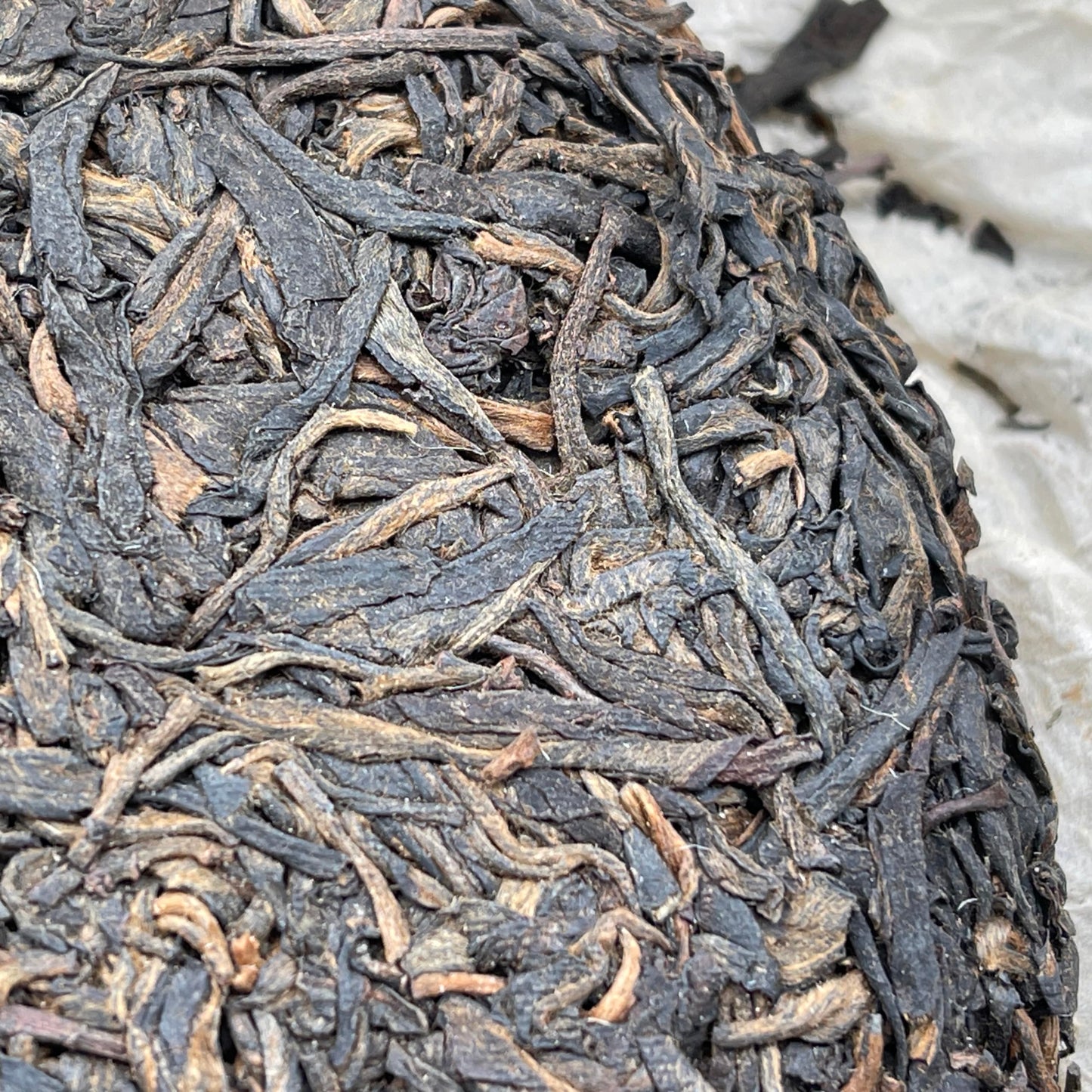 Custom Tea High Mountain Wild Arbor Large-Leaf Green Cake 1990s Raw Pu-Erh Tea 357g