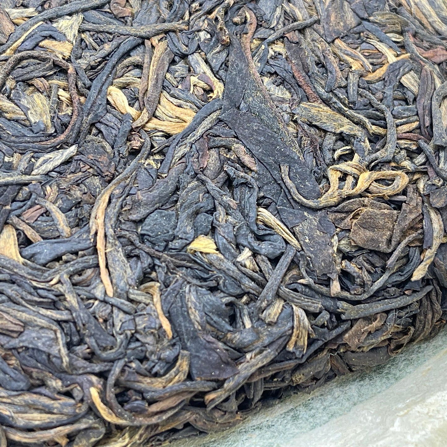 2009 Old Mane Brown Old Tea Raw Pu-erh Tea Cake, 357g, from Yunnan