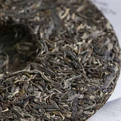 2023 Iceland Spring Tip Pure Ancient Tree Raw Pu-erh Tea Cake, 357g, from Yunnan