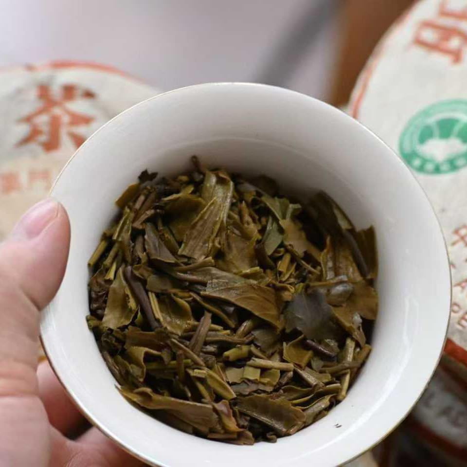 2003 Vintage Raw Pu-erh Tea Cake - Banzhang Tea King (357g)