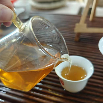 2009 Huangcaolin Raw Pu-erh Tea Cake, 357g, from Yunnan