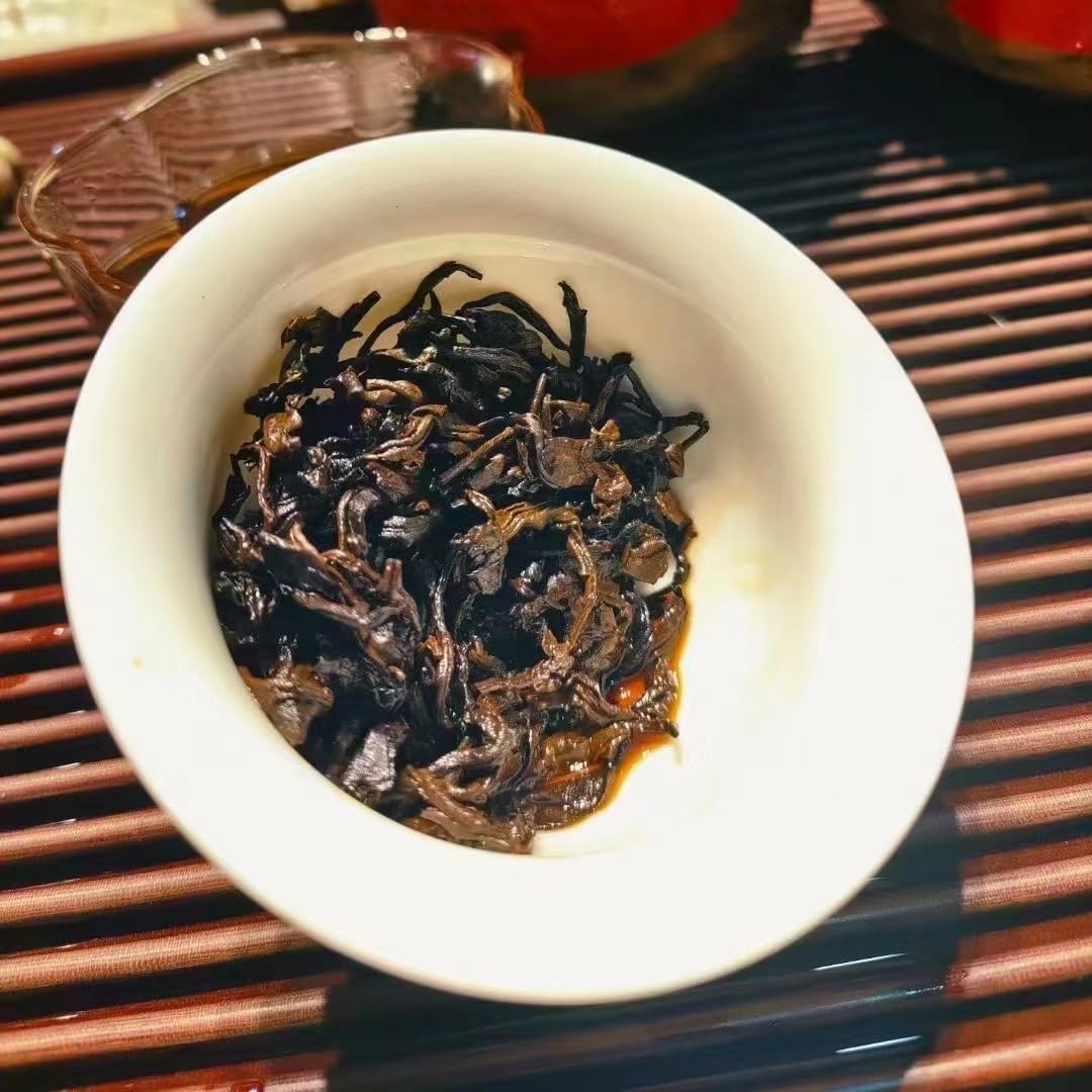 1997 Iceland Wild Camphor Ripe Pu-erh Tea Cake, 350g, from Yunnan