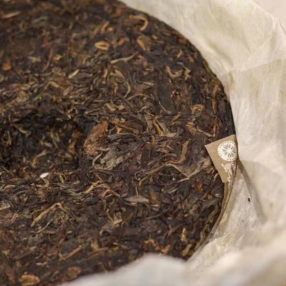 Longyuan Hao Yiwu Old Tree Raw Pu-Erh Tea 2007 – 400g