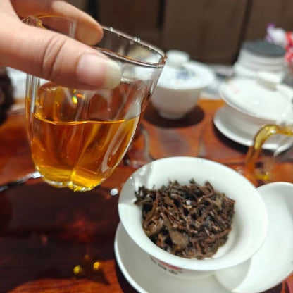 Pu-Erh tea,2009,Yiwu Gongrui-Yiwu wild round tea,357g,Raw