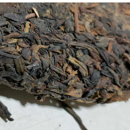 Pu-Erh tea,1998,Hong Kong customization Thick Paper Dai Wenqing Yi Wu Zhengshan,357g,Raw