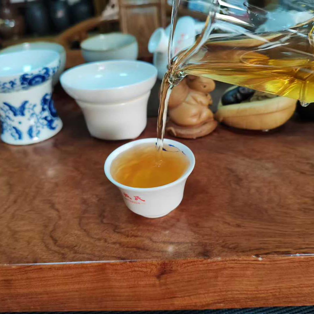 Mengku Rongshi 2016 Mangfei Ancient Tree Pu'er Raw Tea, Premium Yunnan Puerh Tea Cake, Orchid & Honey Aroma, 500g