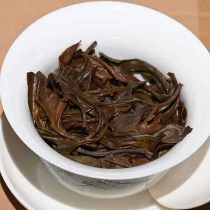 1982 Songpin Hao Zhuangyuan Spring Bud Raw Pu-erh Tea Cake, 400g, from Yunnan