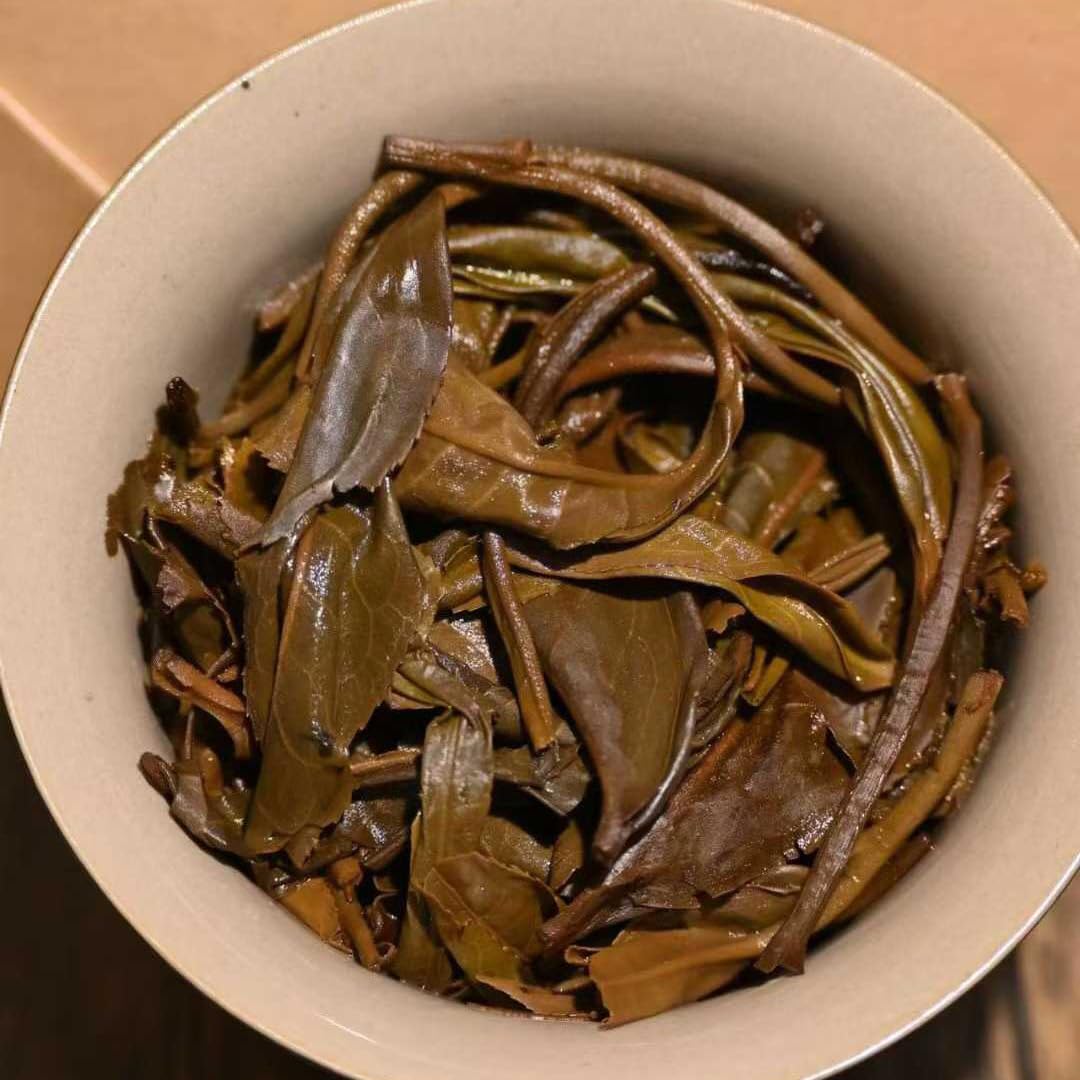 2005 Lao Cun Zhang Banzhang Raw Pu-erh Tea Loose Leaf, Aged Yunnan Sheng Puerh, Orchid and Nectar Aroma, 250g