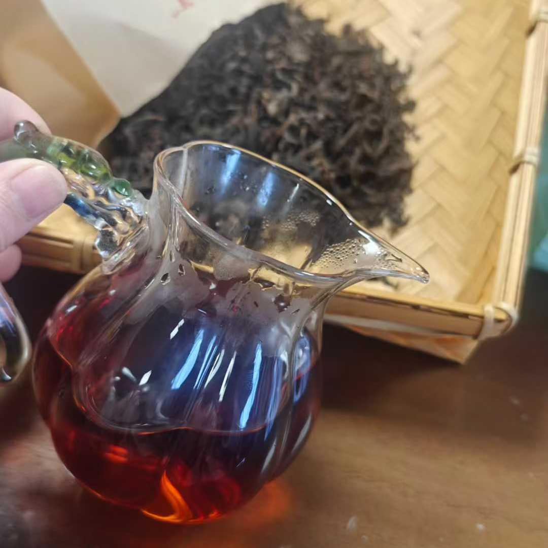 1990s Kunming Dry-Stored Aged Pu-erh Ripe Tea 250g – Smooth, Sweet, and Bright Liquor
