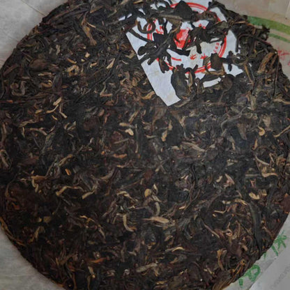 Bajiaoting Yi Ye Hong Raw Pu-erh Tea Cake 357g Banzhang Ancient Tree Honey Aroma