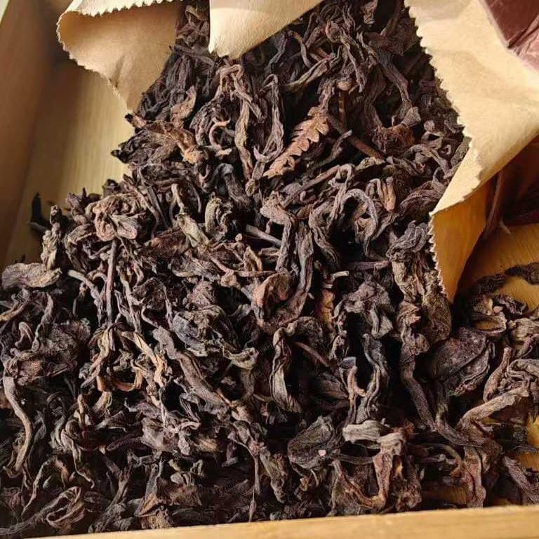 1990s Banzhang Tribute Tea, Millennium Wild Camphor Ancient Tree Raw Pu-erh Tea, 500g