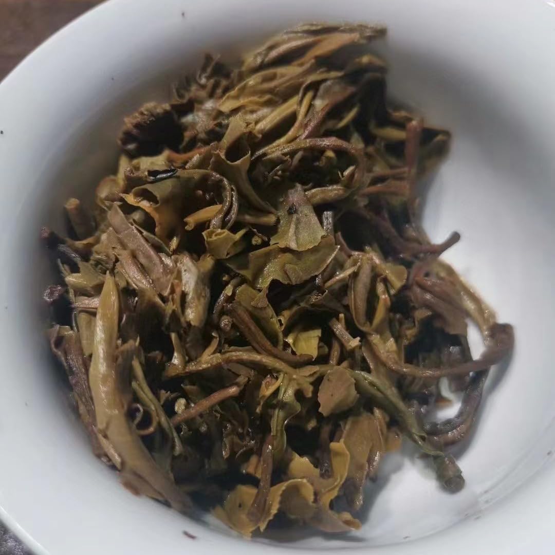 Longyuan Hao Yiwu Arbor 2016 Raw Pu-Erh Tea Cake 380g