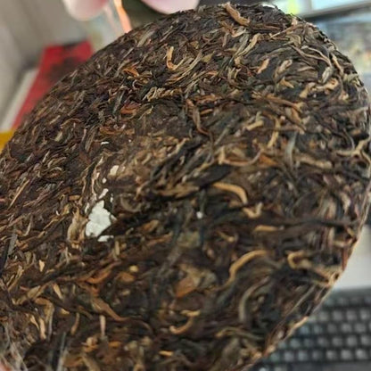 2005 Five-star Class Champion Banzhang Raw Pu-erh Tea Cake, 357g, from Nanjiao Tea Factory, Yunnan