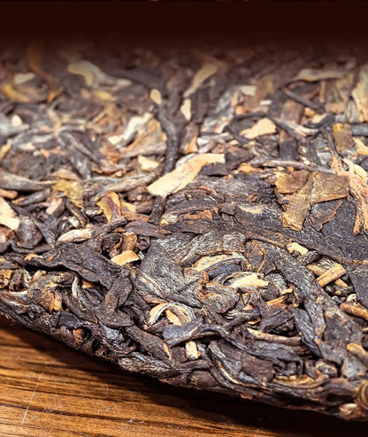 2024 Dayi Mountain View Raw Pu-erh Tea Cake, 357g, from Yunnan