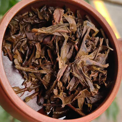2004 Spring Ming Tea Factory Banzhang “Big Cabbage” Raw Pu-erh Cake 357g, Bamboo Basket Pack