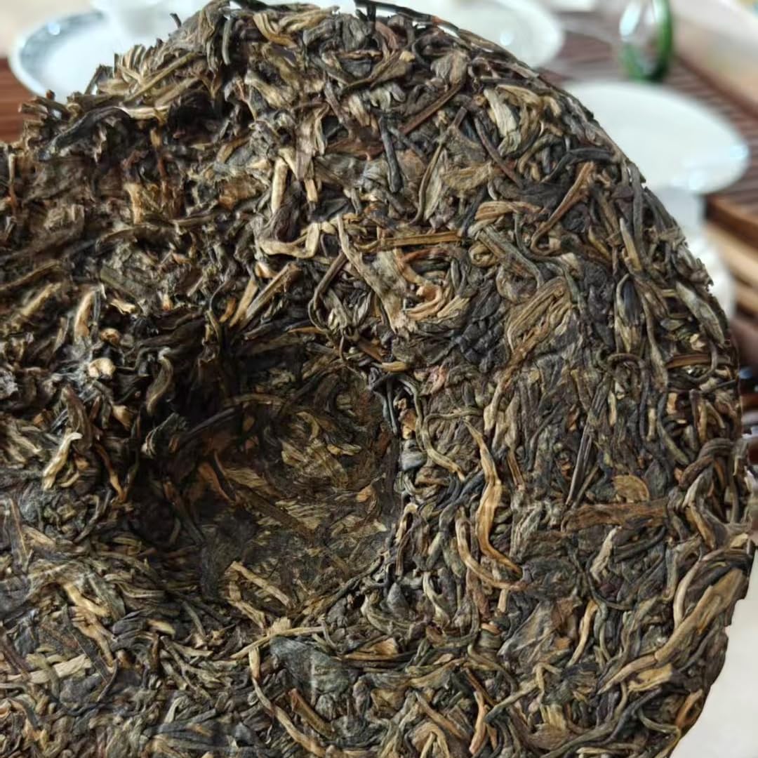 2010 Raw Pu-erh Tea Cake, Huazhu Liangzi Tree Frog Forest, 500g, from Yunnan