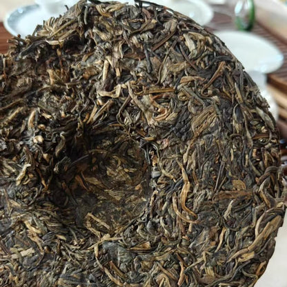 2010 Raw Pu-erh Tea Cake, Huazhu Liangzi Tree Frog Forest, 500g, from Yunnan