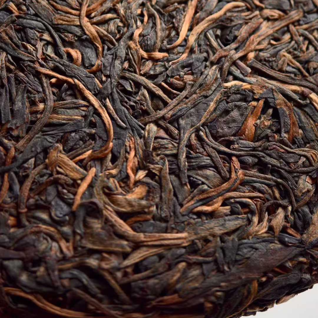 2003 Huang Yin Mingqian Spring Tip Raw Pu-erh Tea Cake 357g