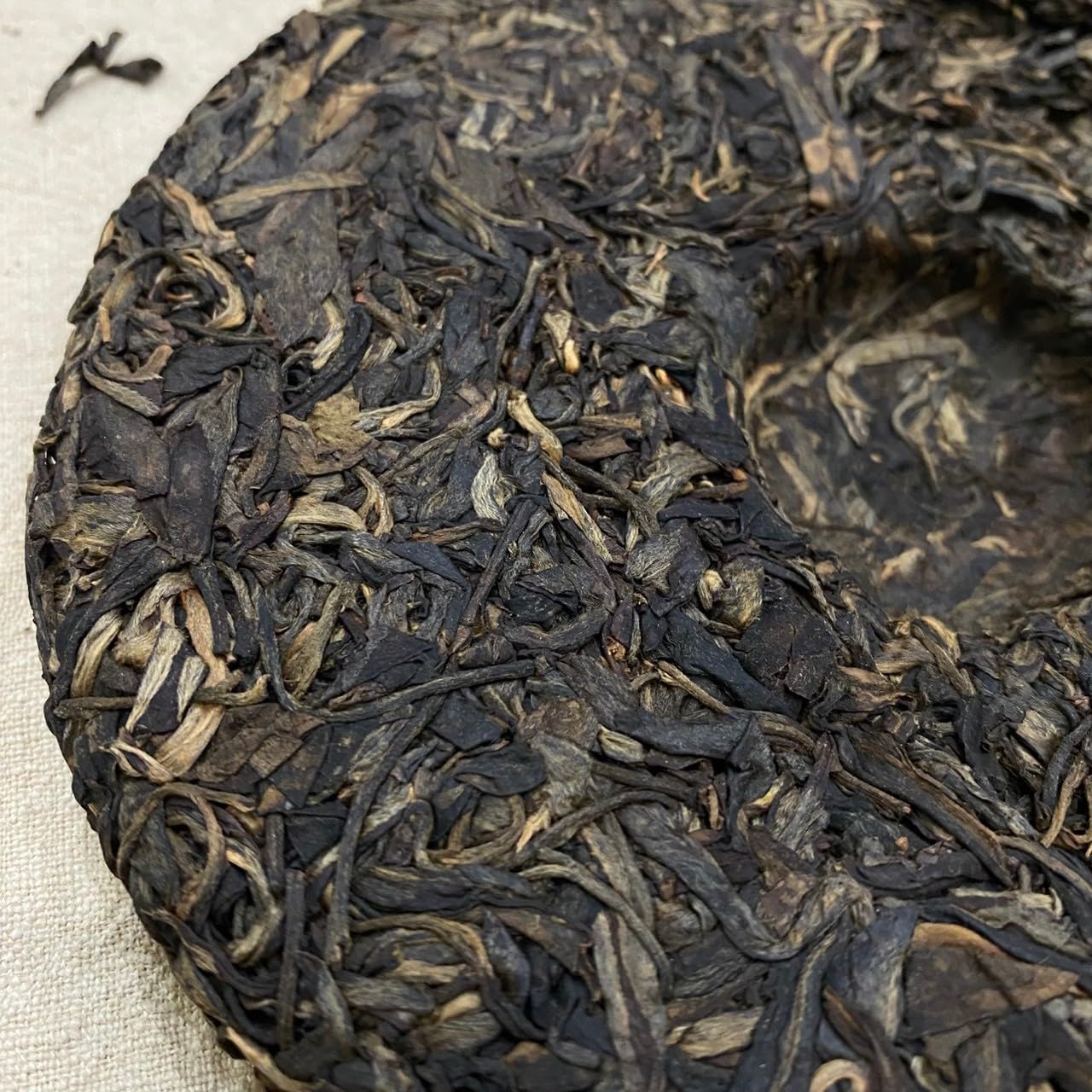 2013 Shifangyuan Laohou Shan Raw Pu-erh Tea, 357g, from Yunnan