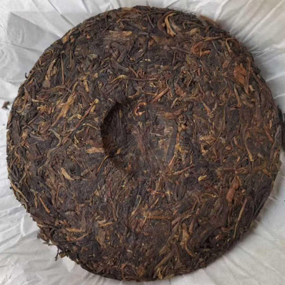 1999 Haiwan Tea Factory Yunnan Ancient Tree Raw Pu-erh Tea Cake 380g