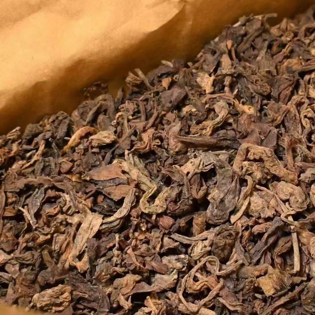 1990s Banzhang Aged Camphor Aroma Ripe Pu-erh Tea Cake, 500g, from Yunnan