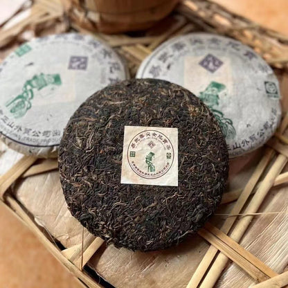 Yiwu Mountain Spring Tip Daughter Tribute Tea 2003 Raw Pu-Erh Tea Cake 357g