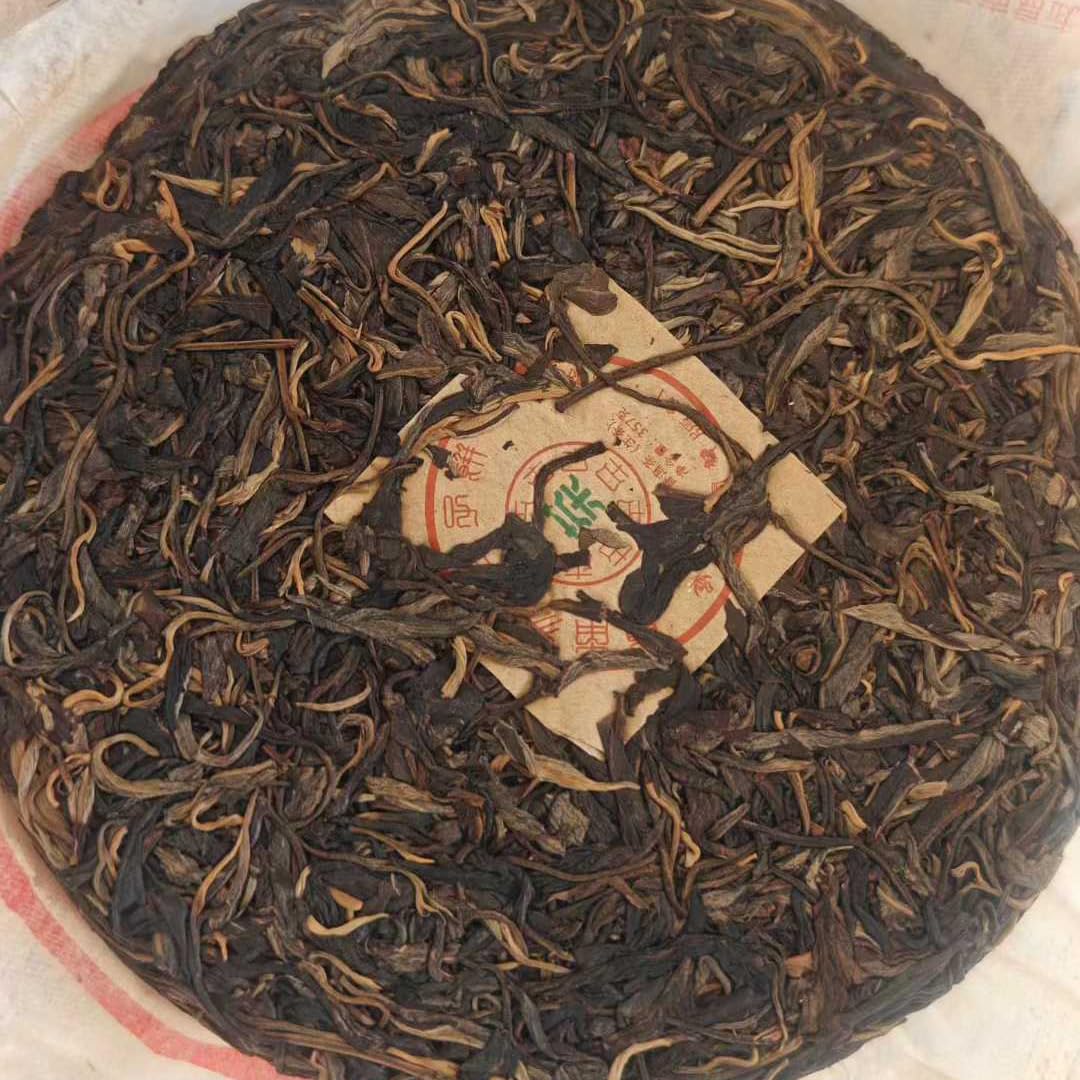 2003 Vintage Material Yiwu Ancient Tree Raw Pu-erh Tea Cake 357g - Pressed in 2012