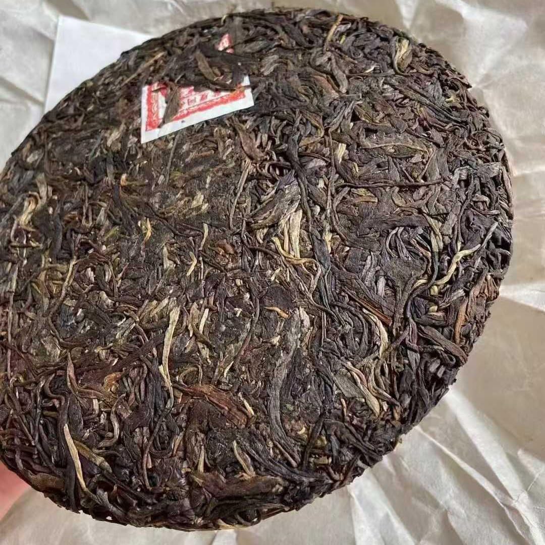 Yiwu Tongqinghao 2005 Raw Pu-erh Tea 357g | Aged Sheng Tea | Smooth & Sweet Aroma