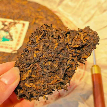 Panda Yiwu Golden Bud Ripe Pu-erh Tea Cake 357g Palace Grade Puer Tea