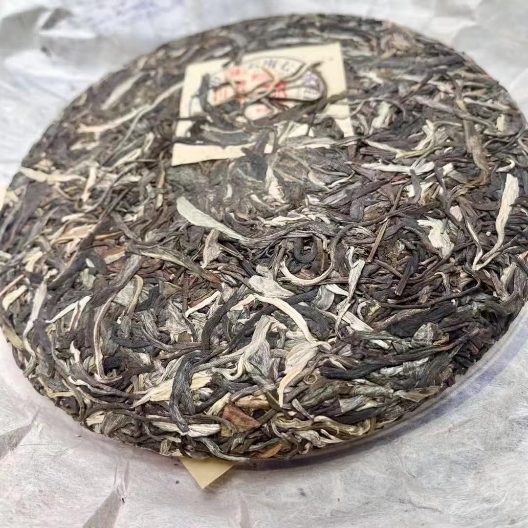Pu-Erh tea,2017,Icelandic Ancient Tree,Handed Down From Gene ion To Gene ion,357g,Raw