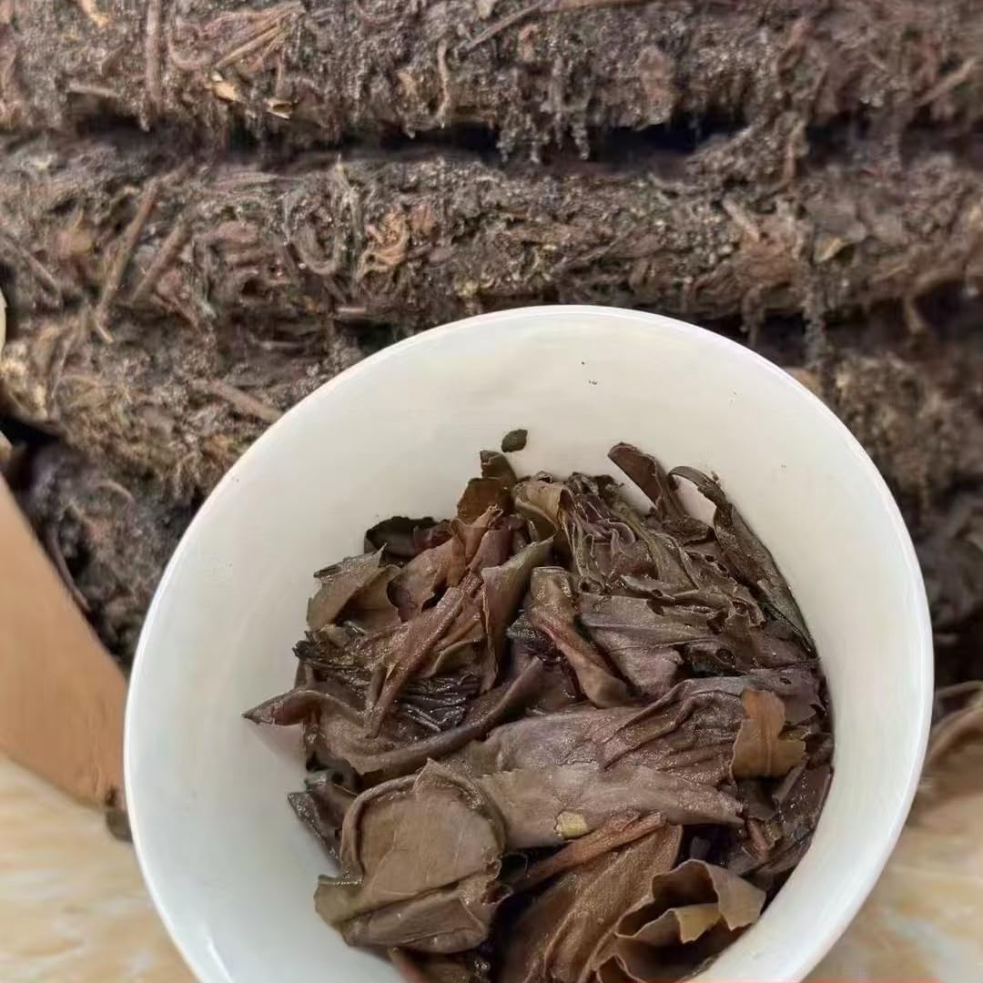 1980s 'Double Flower Mark' Raw Pu-erh Tea Cake, 357g, Aged in Hong Kong Traditional Storage, from Yunnan