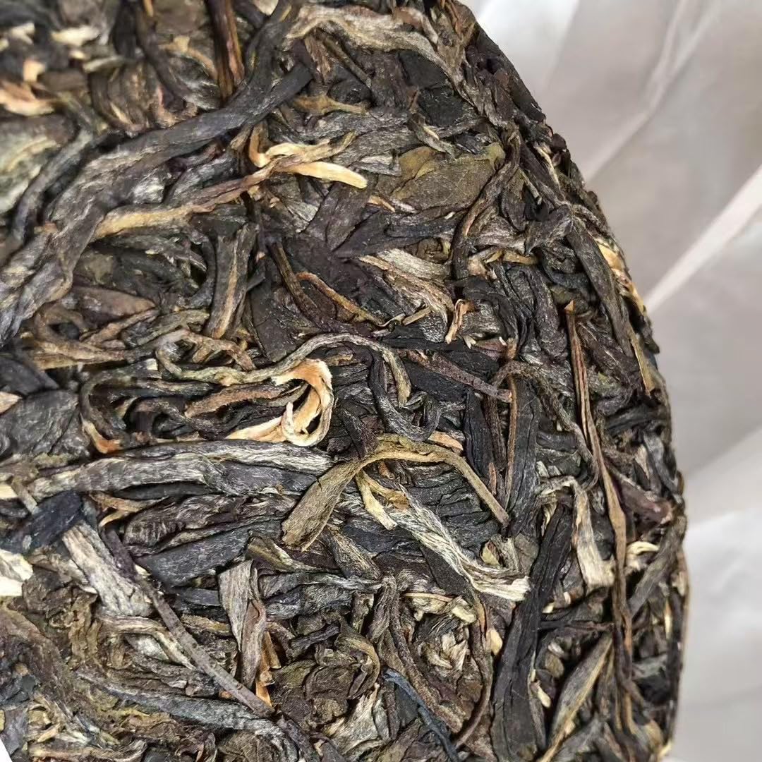 2018 Iceland Gold Medal Raw Pu-erh Tea, 357g, from Bingdao, Yunnan
