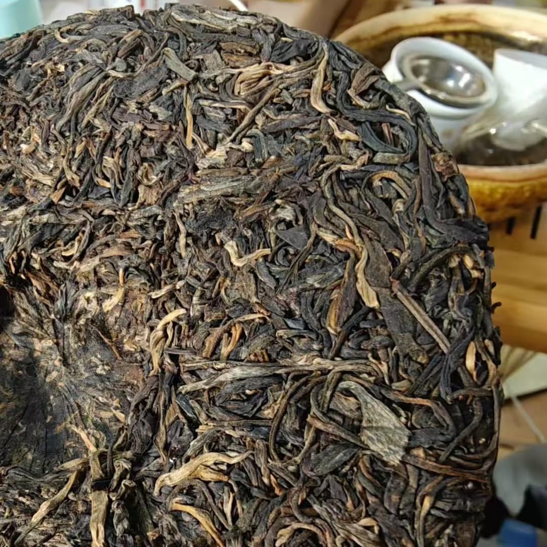 2006 Yiwu Cold Water River Raw Pu-erh Tea Cake, 357g, from Yunnan