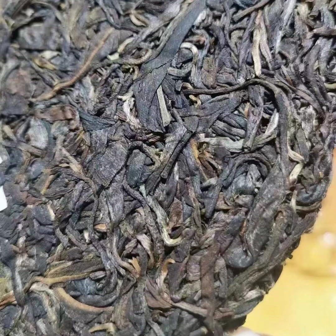 Longyuan Hao Yiwu Arbor 2016 Raw Pu-Erh Tea Cake 380g