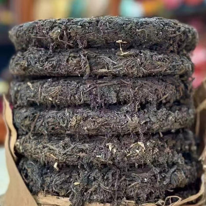 1980s 'Double Flower Mark' Raw Pu-erh Tea Cake, 357g, Aged in Hong Kong Traditional Storage, from Yunnan