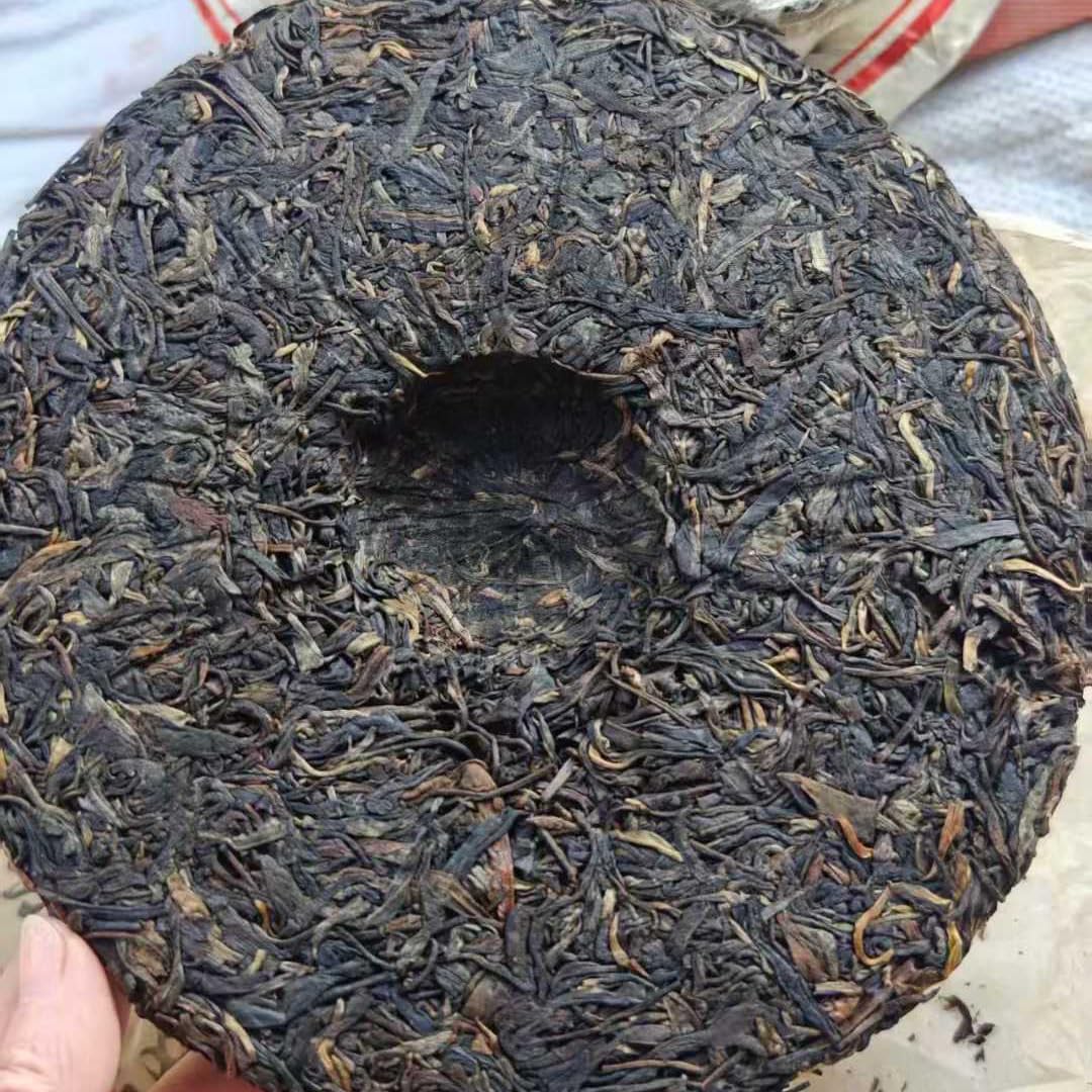Jingchanghao 2005 Ban Zhang King Raw Pu-erh Tea 357g
