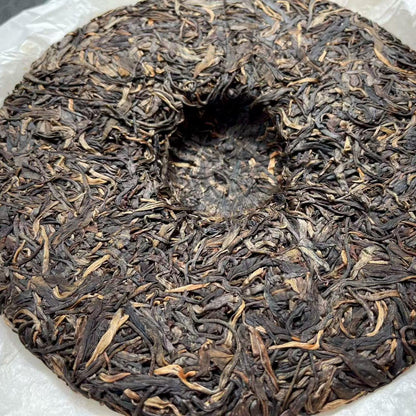 Luoshuidong Ancient Tree Raw Pu-erh Tea Cake, 357g, from Yunnan