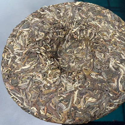 Seven-Star Peacock Banzhang Old Tree 2020 Raw Pu-Erh Tea Cake 357g