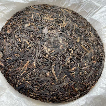 Luoshuidong Ancient Tree Raw Pu-erh Tea Cake, 357g, from Yunnan